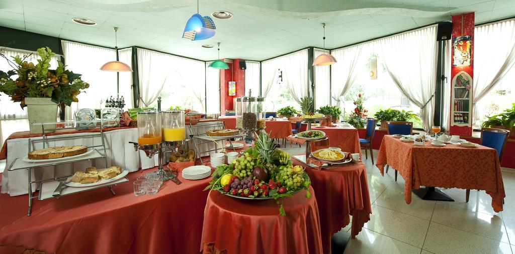 Castagna Palace Hotel & Restaurant Montecchio Maggiore Buitenkant foto