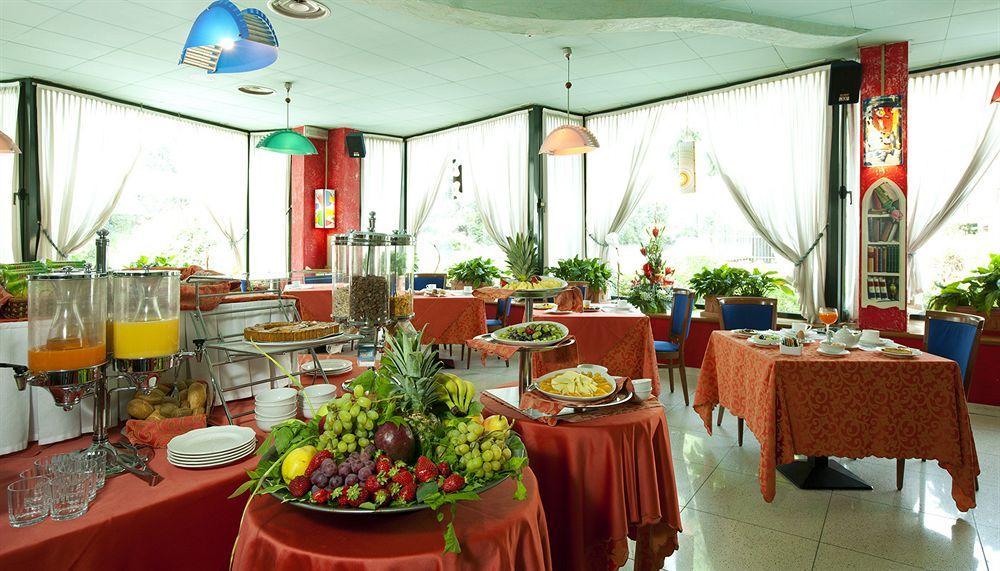 Castagna Palace Hotel & Restaurant Montecchio Maggiore Buitenkant foto